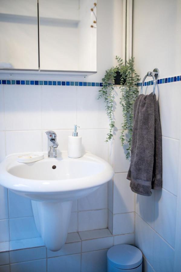 Exclusive Offers L Last-Minute Specials L Parking Free L Double Bed House L Uk L Gaming Room L Komfy 3 Bedroom Cottage With Riverview L Perfect For Short Or Long Stays レディング エクステリア 写真