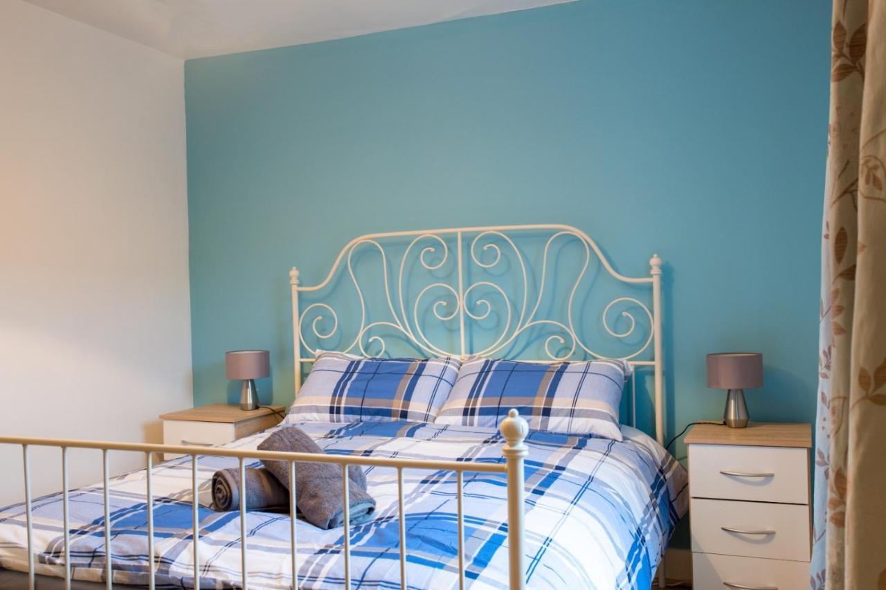 Exclusive Offers L Last-Minute Specials L Parking Free L Double Bed House L Uk L Gaming Room L Komfy 3 Bedroom Cottage With Riverview L Perfect For Short Or Long Stays レディング エクステリア 写真