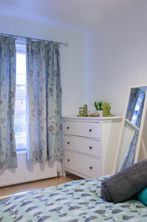 Exclusive Offers L Last-Minute Specials L Parking Free L Double Bed House L Uk L Gaming Room L Komfy 3 Bedroom Cottage With Riverview L Perfect For Short Or Long Stays レディング エクステリア 写真