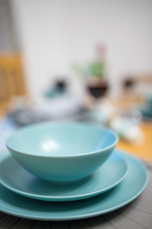 Exclusive Offers L Last-Minute Specials L Parking Free L Double Bed House L Uk L Gaming Room L Komfy 3 Bedroom Cottage With Riverview L Perfect For Short Or Long Stays レディング エクステリア 写真